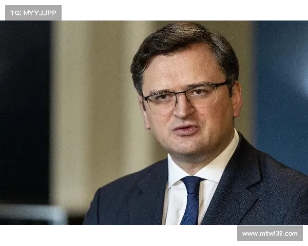 揭秘坎贝尔在球场上的多重角色及其战术价值解析